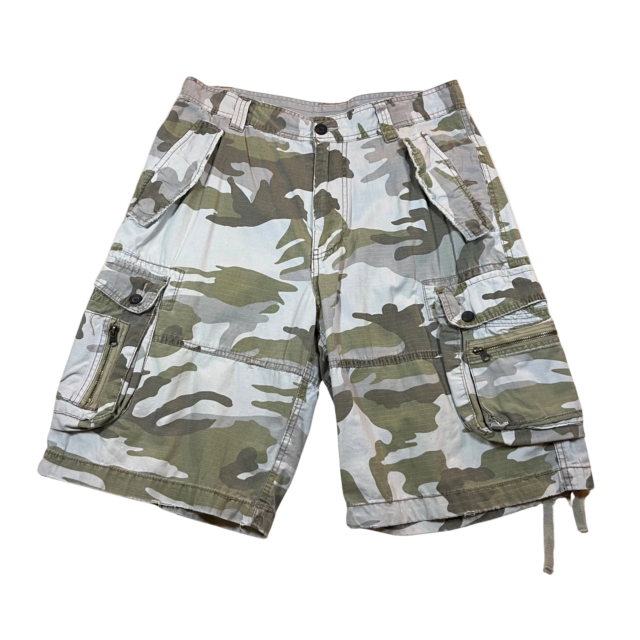 No Boundaries Vintage Camo Cargo Shorts (34)